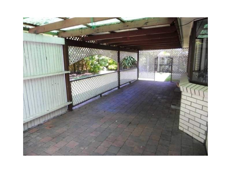 24 Saleng Crescent, Warana QLD 4575