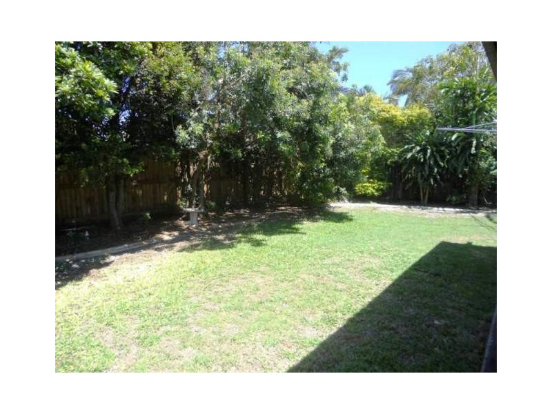 24 Saleng Crescent, Warana QLD 4575