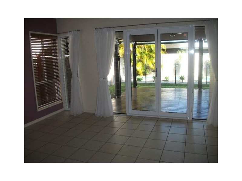 4 Corfu Court, Kawana Island QLD 4575