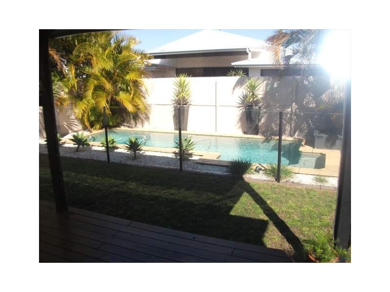 4 Corfu Court, Kawana Island QLD 4575