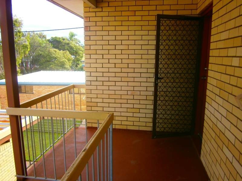 4/12 Akeringa Place, Mooloolaba QLD 4557
