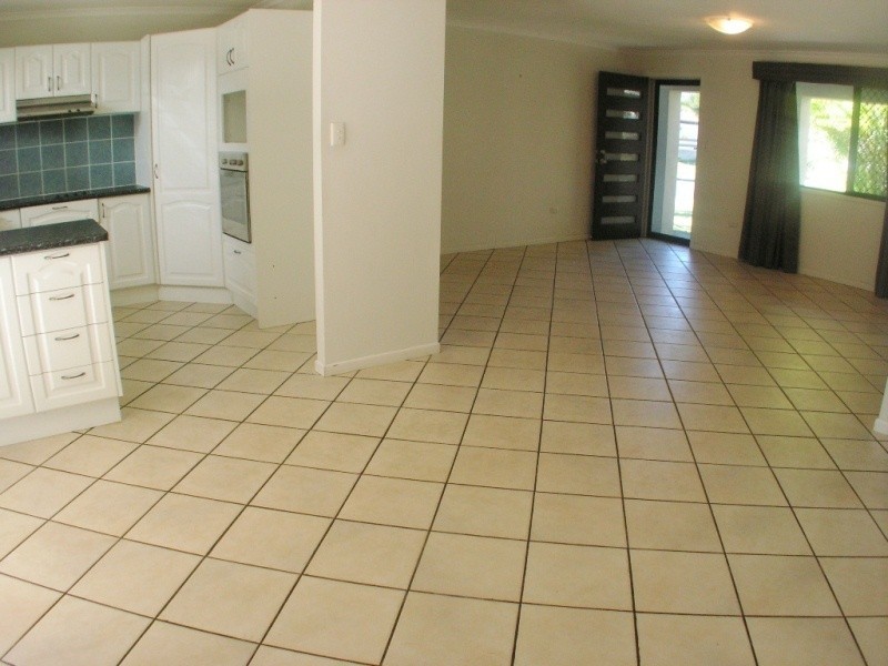 6 Baringa Street, Warana QLD 4575
