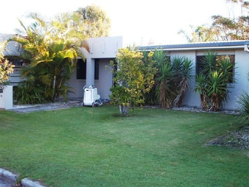 6 Baringa Street, Warana QLD 4575