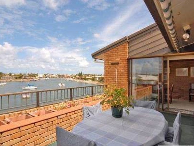 Unit 7 ‘Amelia Place’ 11 – 13 Carinya Street, Mooloolaba QLD 4557