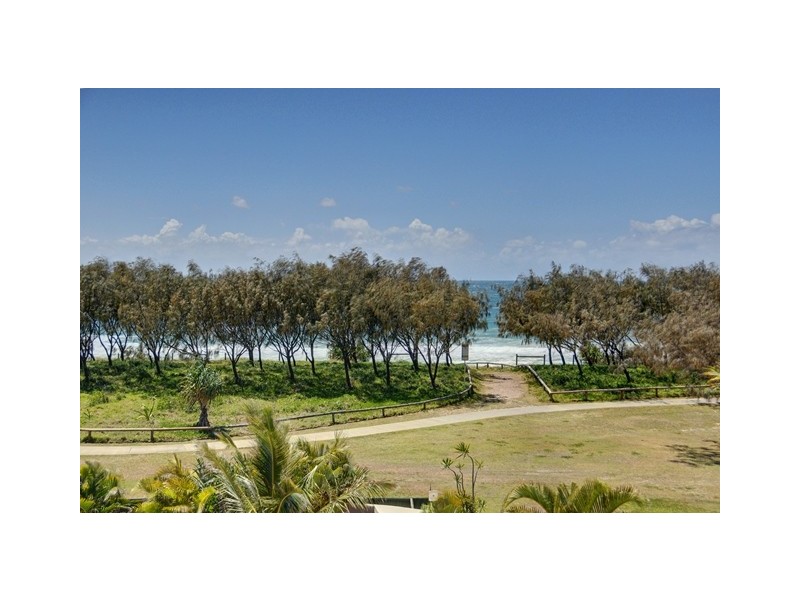 Unit 17 ‘Surfside on the Beach’ 145 Lowanna Drive, Buddina QLD 4575