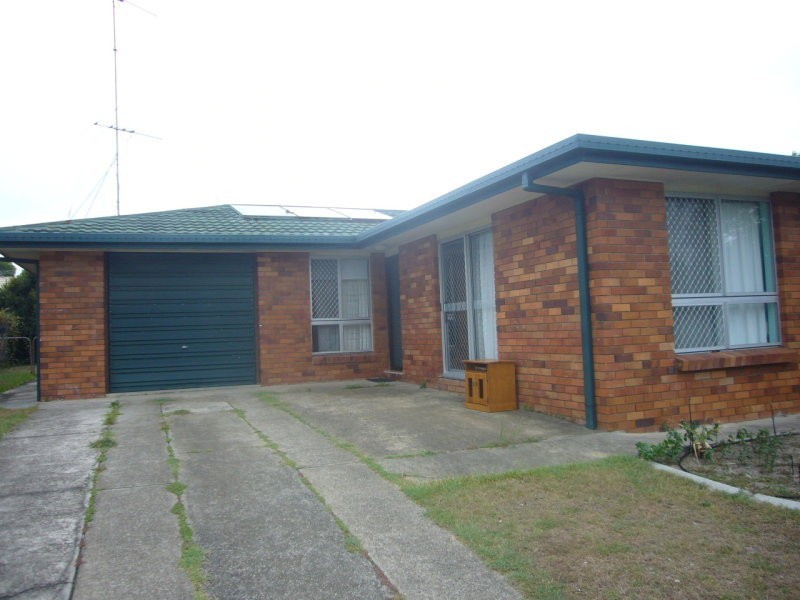 18 Minkara Street, Warana QLD 4575