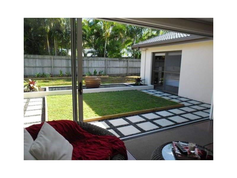 140 Goonawarra Drive, Mooloolaba QLD 4557