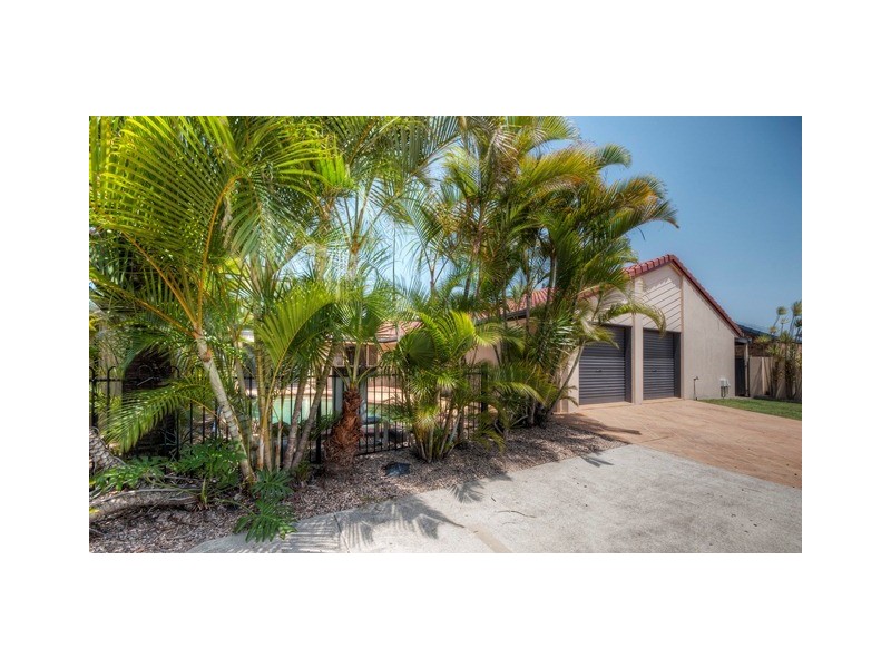 17 Kensington Drive, Minyama QLD 4575