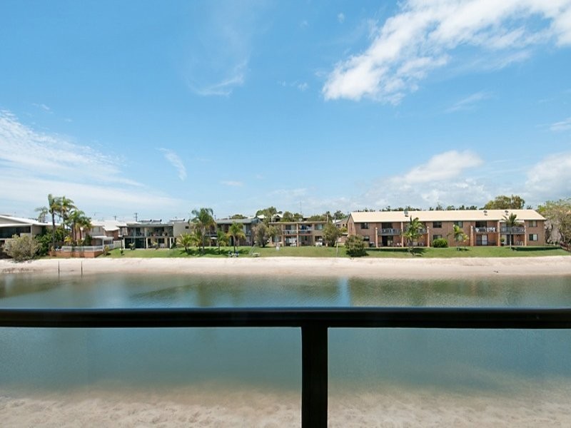 7/11 Pangarinda Place, Mooloolaba QLD 4557