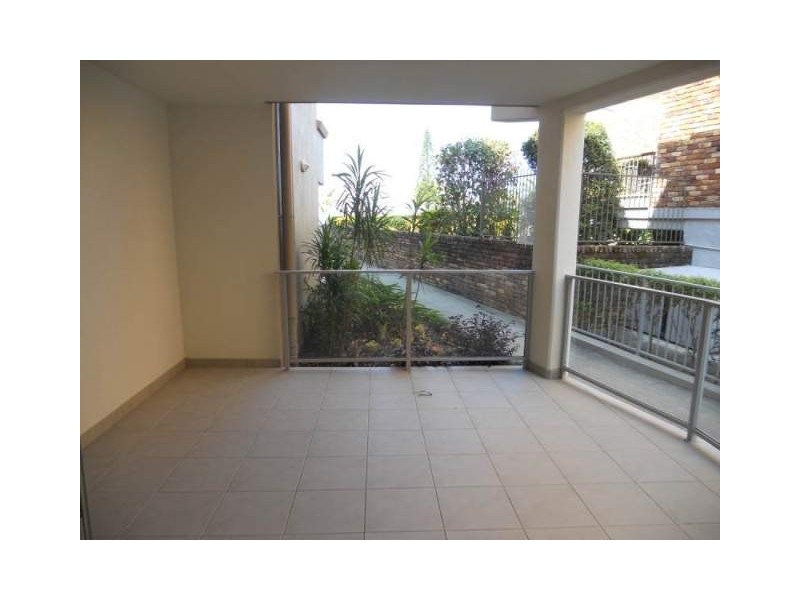 2/244 Alexandra Parade, Alexandra Headland QLD 4572