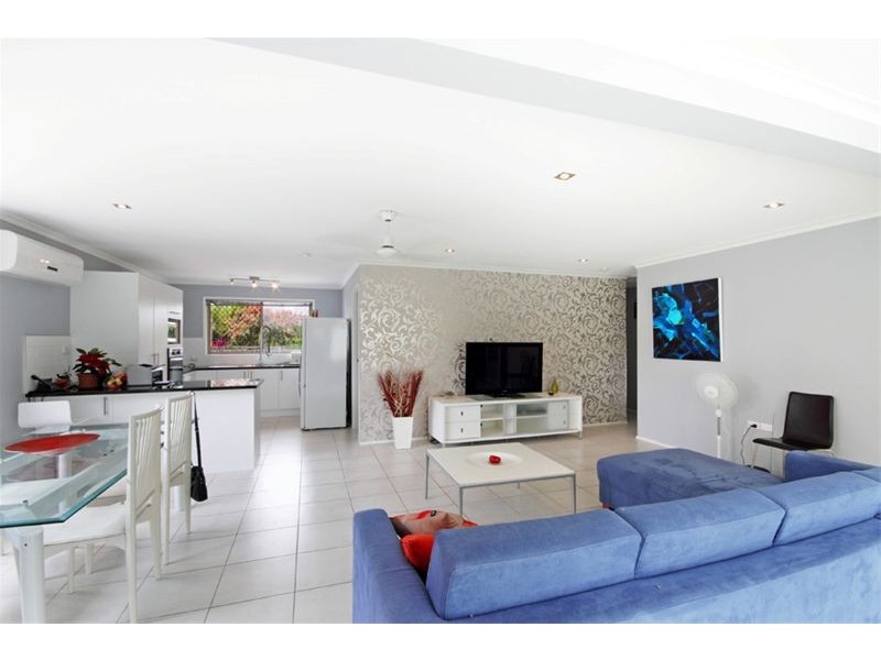 29 Ocean View Avenue, Mooloolaba QLD 4557