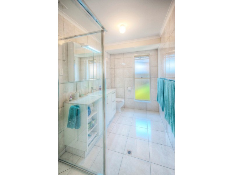 17 Kensington Drive, Minyama QLD 4575