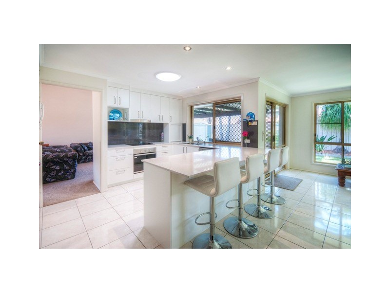 17 Kensington Drive, Minyama QLD 4575