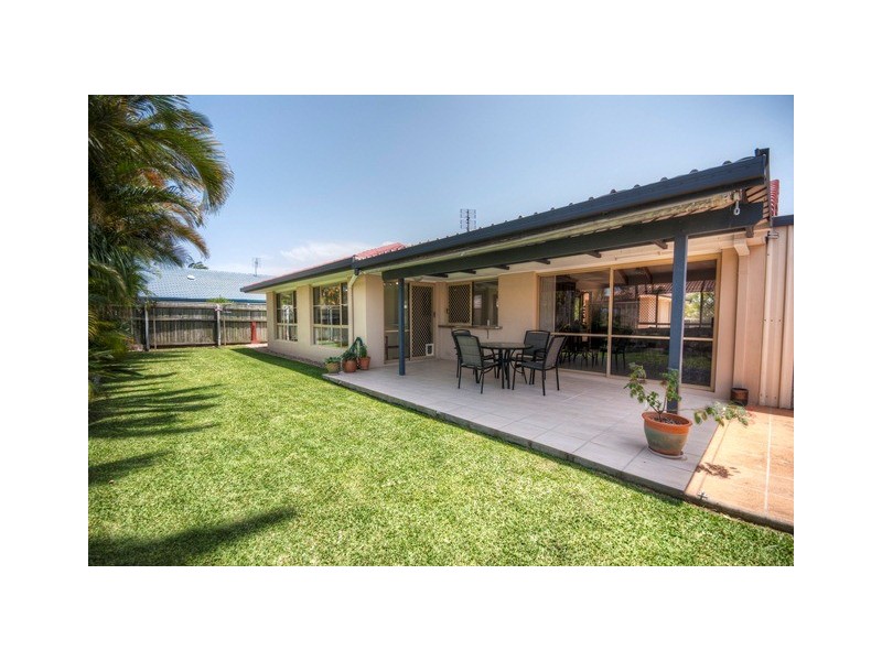 17 Kensington Drive, Minyama QLD 4575