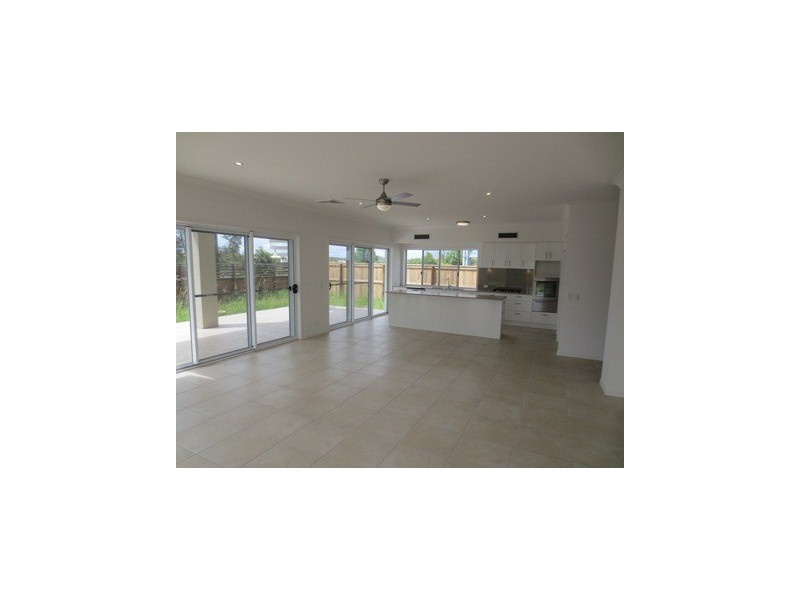 24 Pangali Circuit, Birtinya QLD 4575