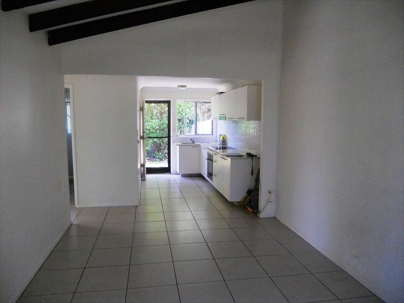 2/6 Goonawarra Drive, Mooloolaba QLD 4557