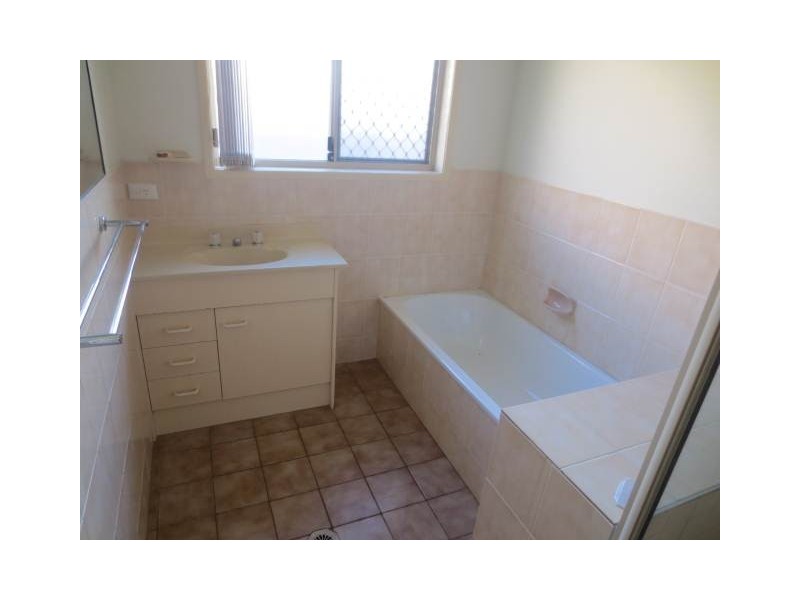 1/107 Goonawarra Drive, Mooloolaba QLD 4557