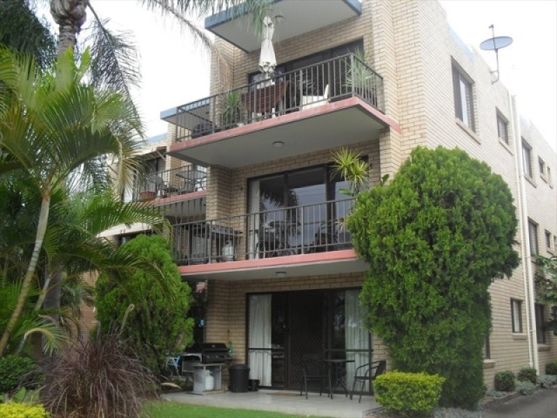 4/61 Bradman Avenue, Maroochydore QLD 4558