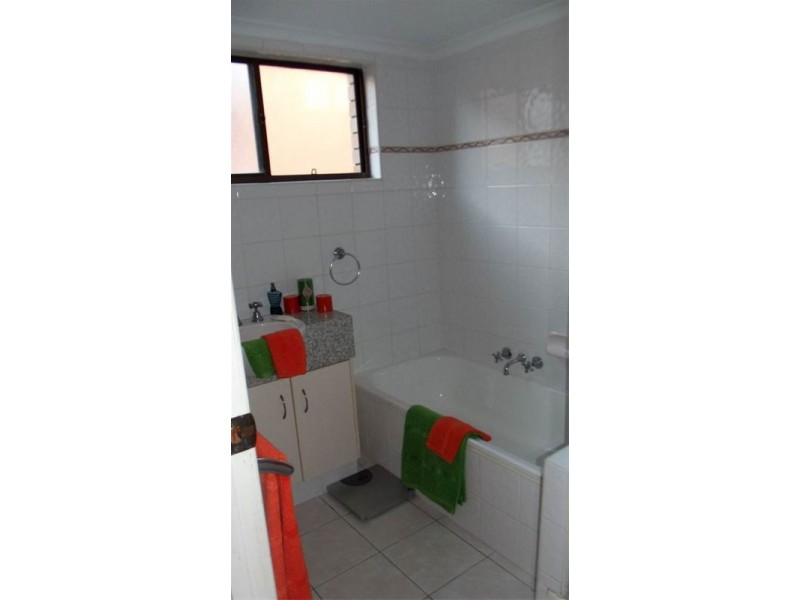 4/61 Bradman Avenue, Maroochydore QLD 4558