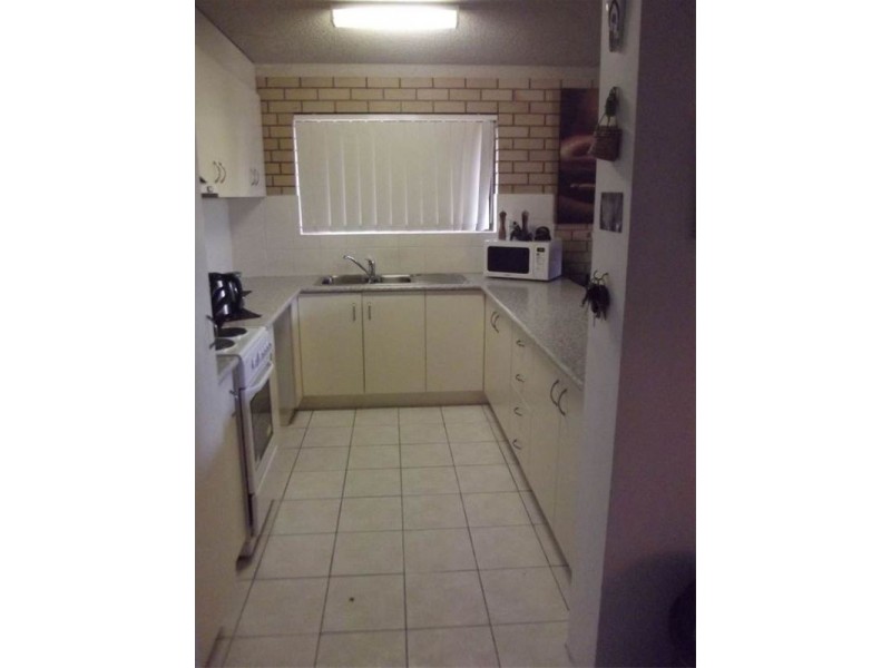 4/61 Bradman Avenue, Maroochydore QLD 4558