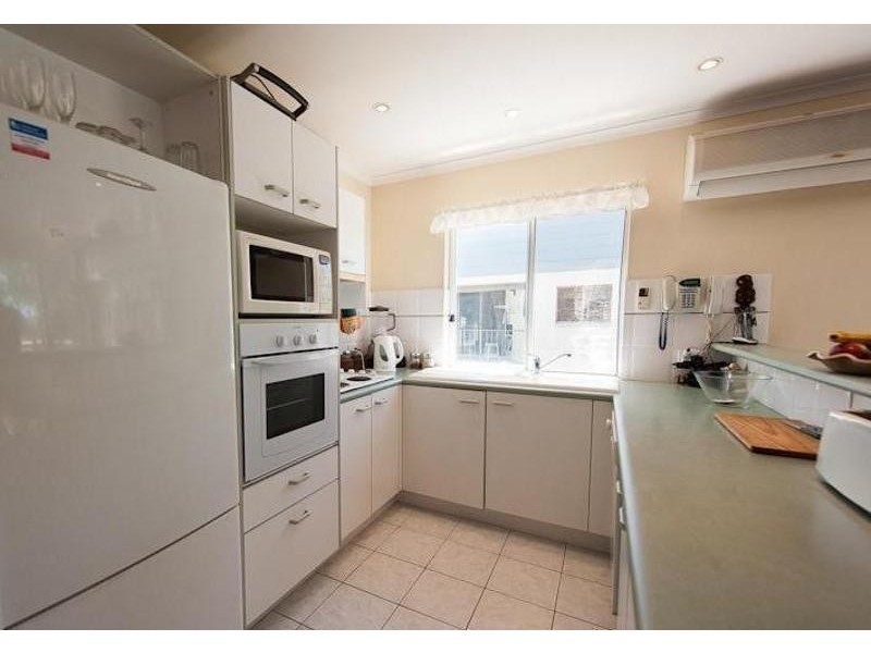 Unit 6 / 35 Bradman Avenue, Maroochydore QLD 4558