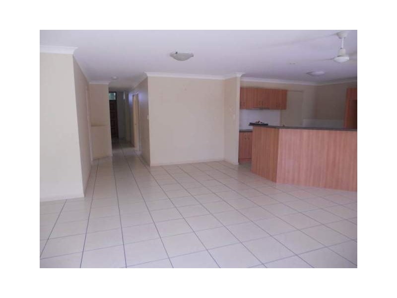 18 Maui Court, Kawana Island QLD 4575