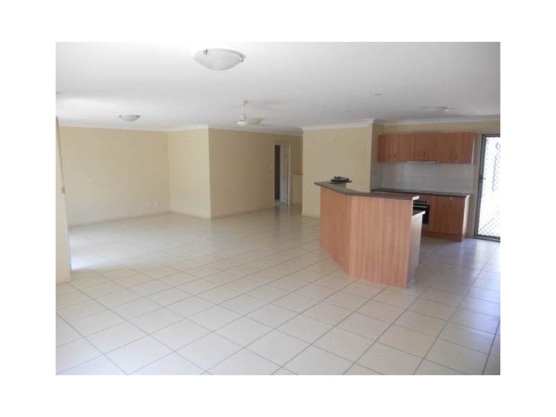 18 Maui Court, Kawana Island QLD 4575