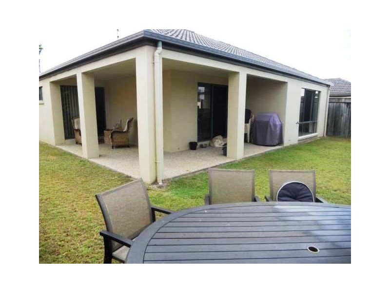 18 Maui Court, Kawana Island QLD 4575