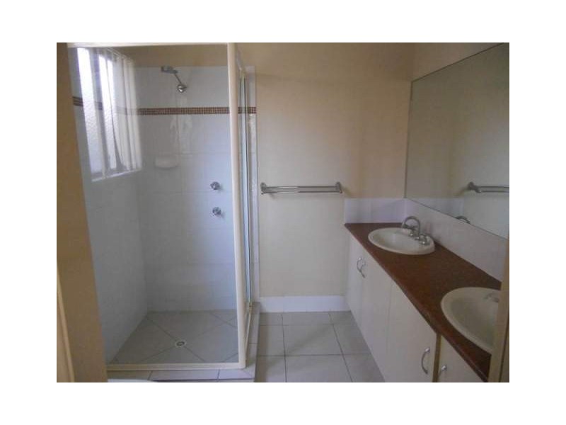 18 Maui Court, Kawana Island QLD 4575