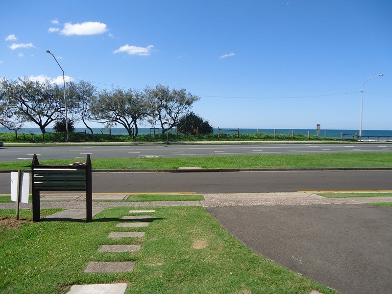 2/19 Boolarong Crescent, Alexandra Headland QLD 4572