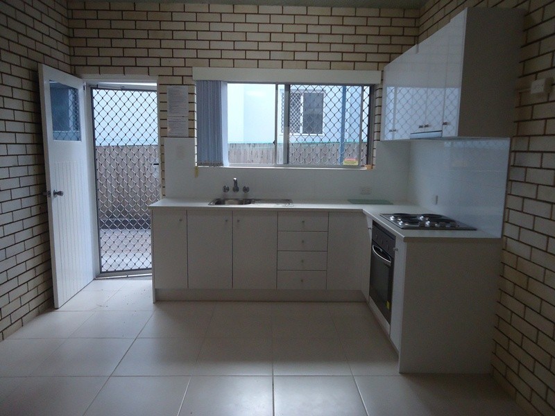 2/19 Boolarong Crescent, Alexandra Headland QLD 4572