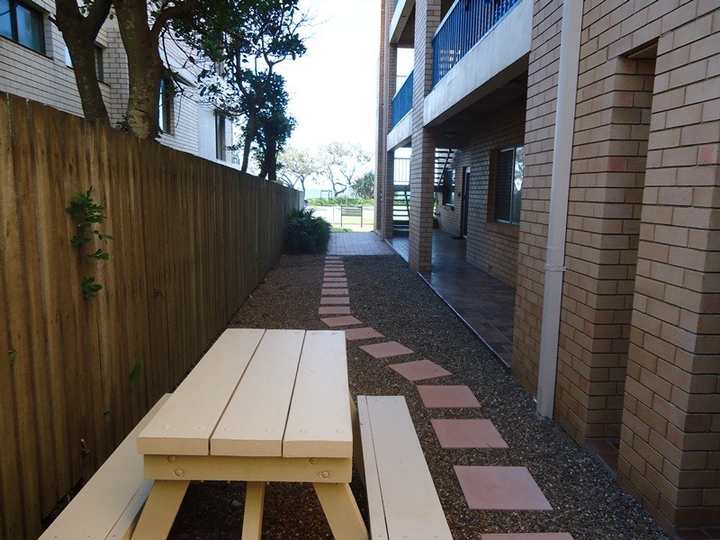 2/19 Boolarong Crescent, Alexandra Headland QLD 4572