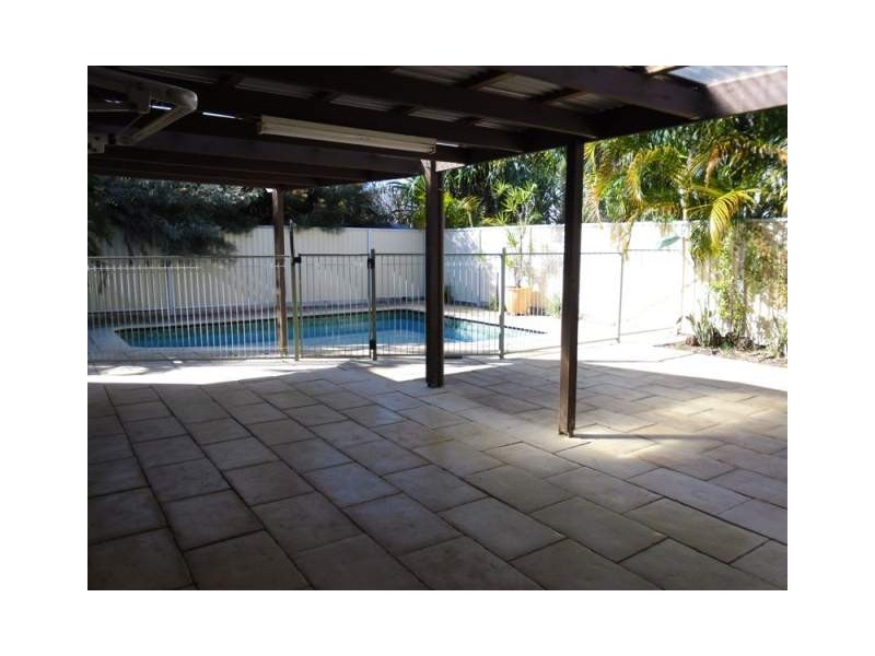 15 Dalpura Street, Buddina QLD 4575