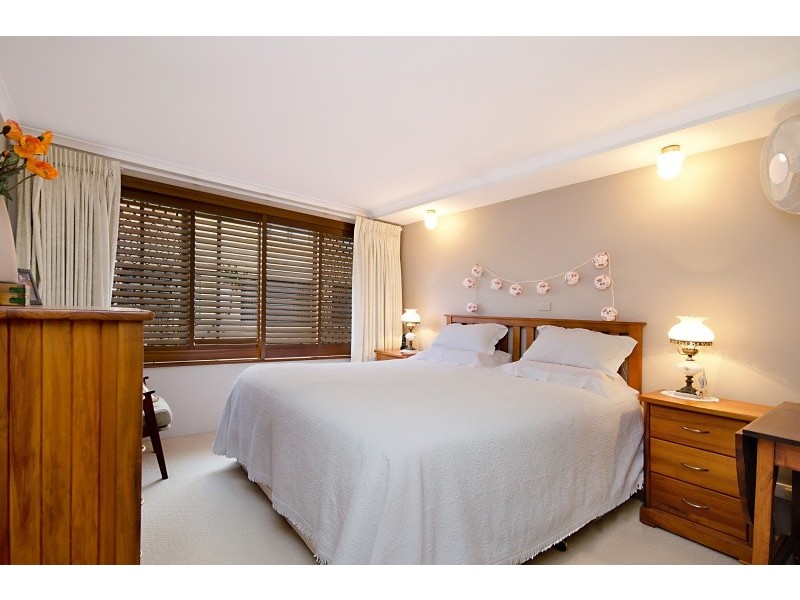 2/11 Carinya St, Mooloolaba QLD 4557