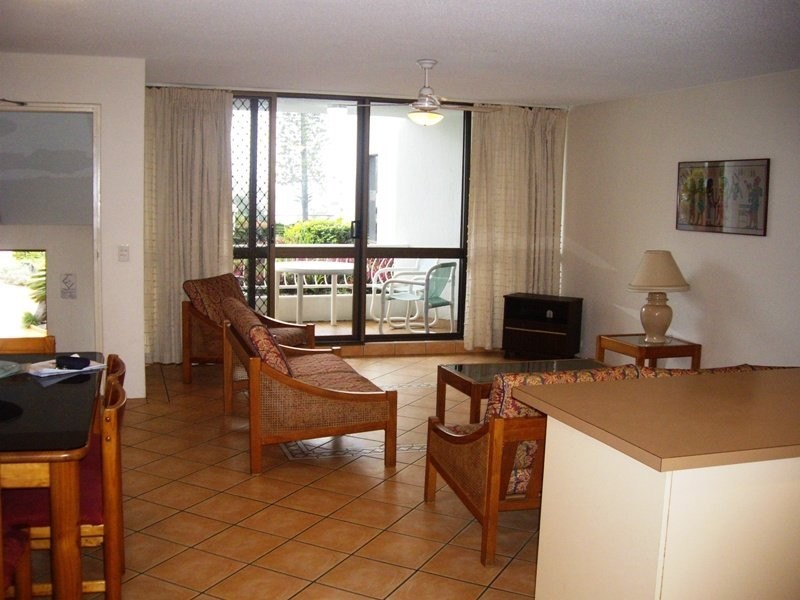 3/236 Alexandra Parade, Alexandra Headland QLD 4572