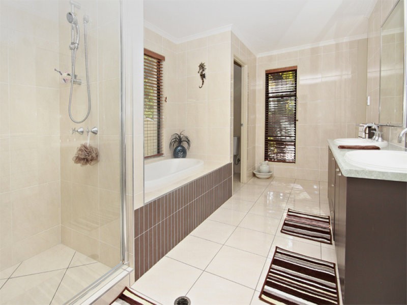 16 Sauger Crt, Mountain Creek QLD 4557