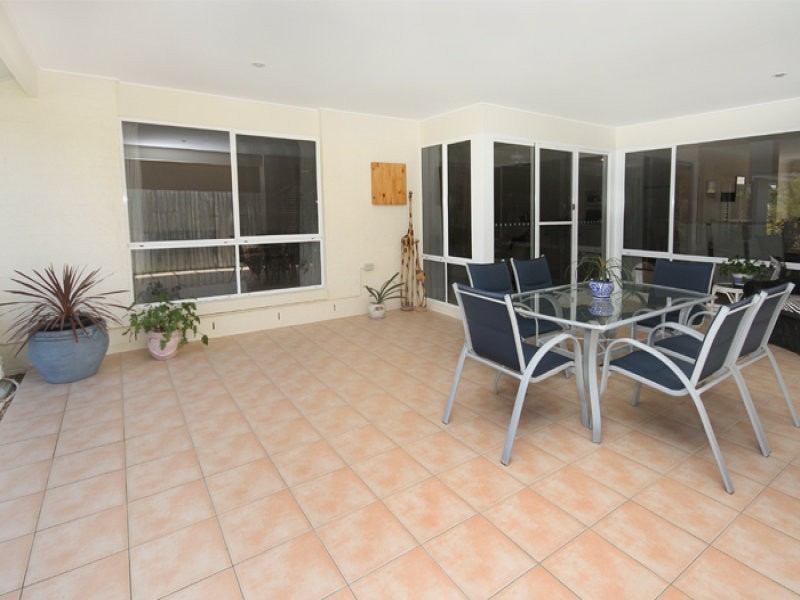 9 Dominica Pl, Kawana Island QLD 4575