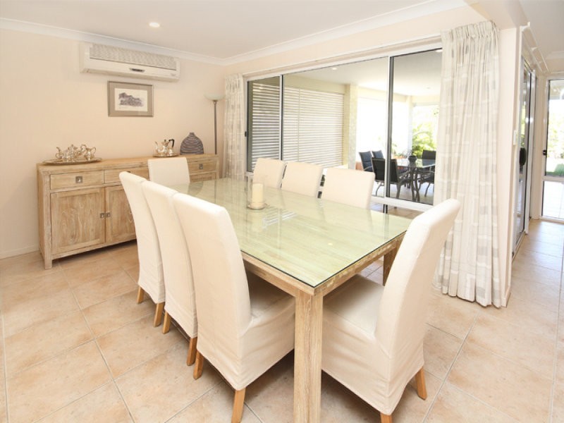 9 Dominica Pl, Kawana Island QLD 4575