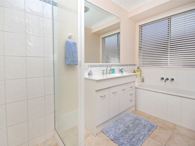 9 Dominica Pl, Kawana Island QLD 4575