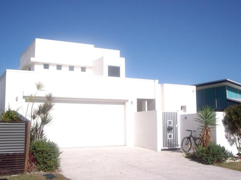 19 Bahamas Circuit, Kawana Island QLD 4575