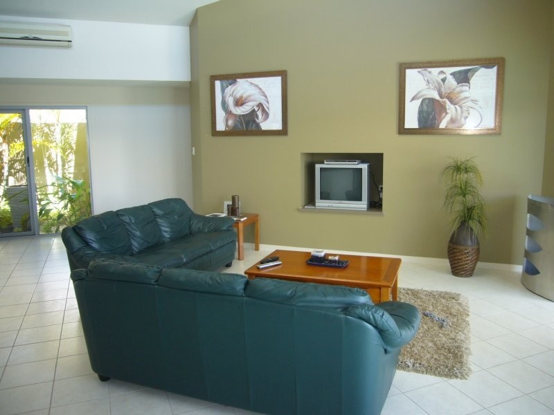 18 Margarita Court, Kawana Island QLD 4575