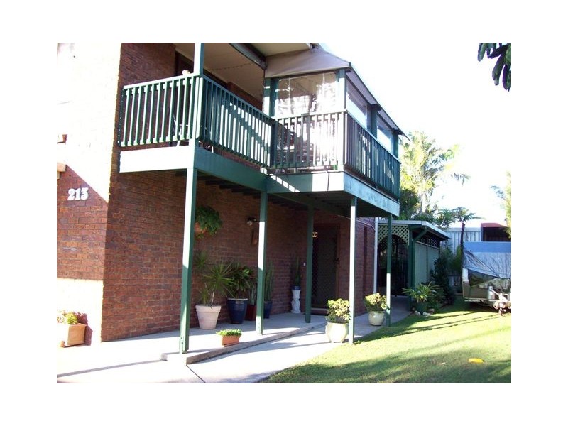 213 Nicklin Way, Warana QLD 4575