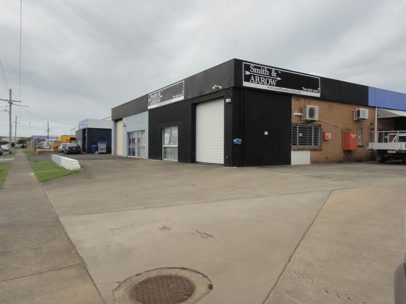 1/5 Commerce Ave, Warana QLD 4575