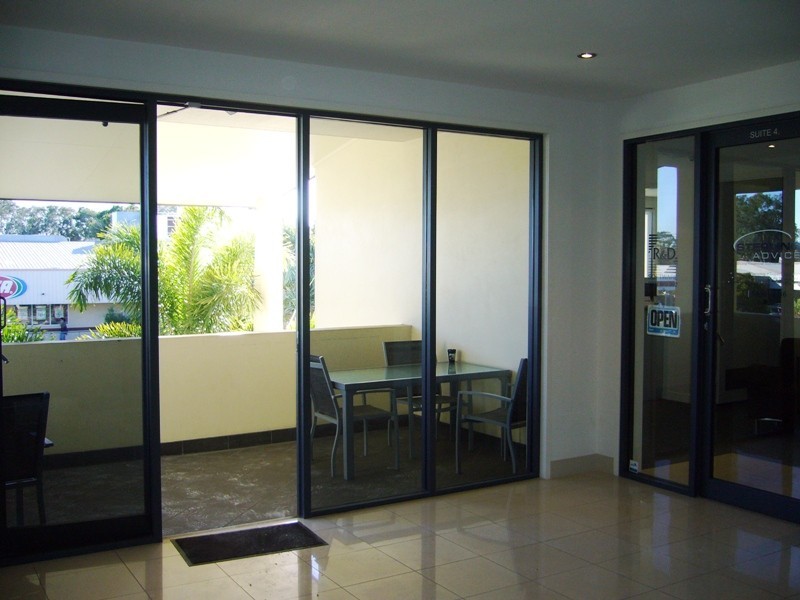 4 / 19  Birtwill Street, Coolum Beach QLD 4573