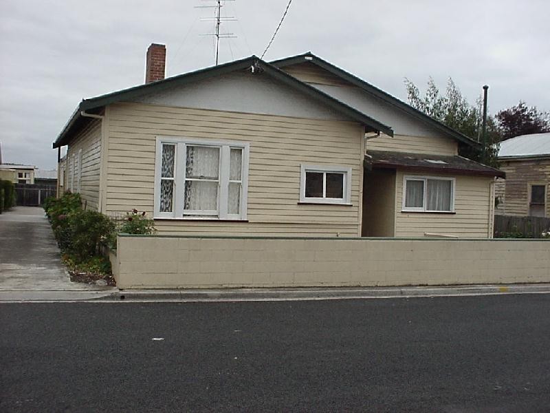 2/32 Hiller Street, Devonport TAS 7310