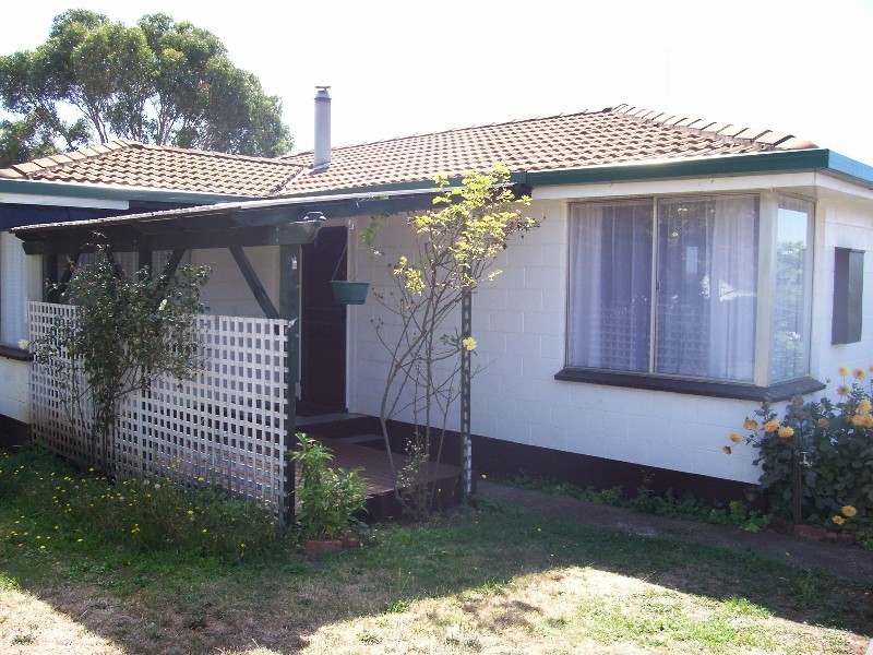 24 Morris Avenue, Devonport TAS 7310