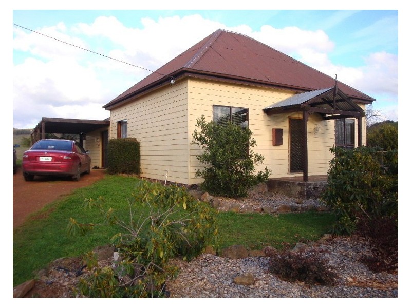 8 Regent Street, Wilmot TAS 7310