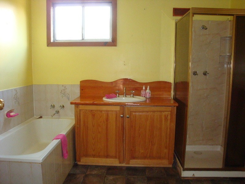 8 Regent Street, Wilmot TAS 7310