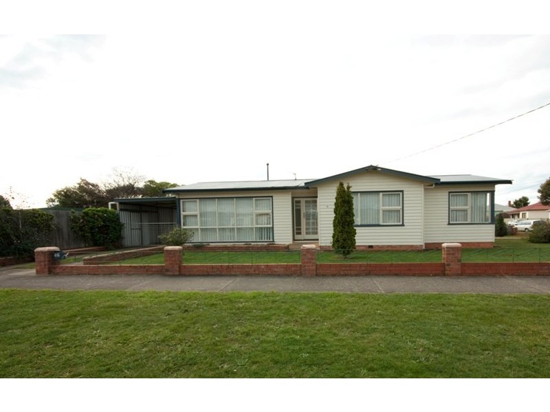 12 Charles Street, Devonport TAS 7310