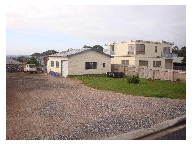 85 Hillcrest Road, Devonport TAS 7310